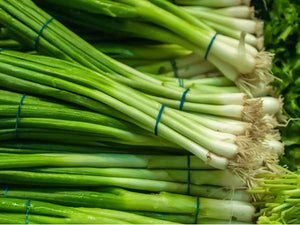 Spring onion (payaz ki patti)